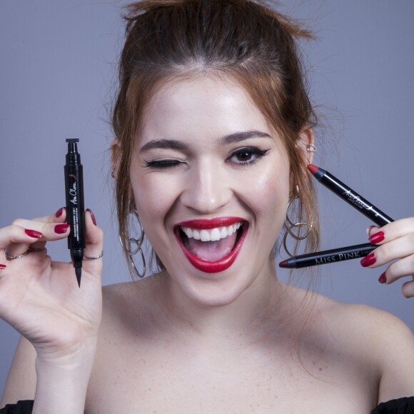 Ana Clara lançou linha de maquiagem em parceria com a marca Miss Pink