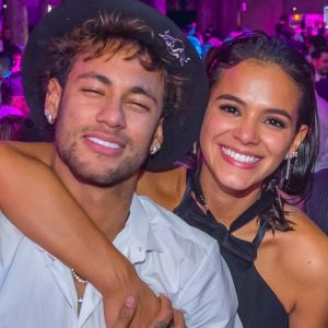 Bruna Marquezine nega fim de namoro com Neymar