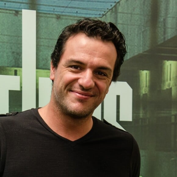 'São coisas básicas que a gente vai aumentando. A cera não tinha, mas aí achei legal, valeu a pena assim vai. Ai você vai incrementando', explica Rodrigo Lombardi