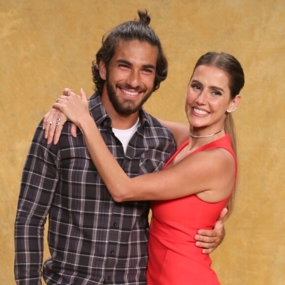 Hugo Moura relata crise pessoal durante gravidez de Deborah Secco em entrevista divulgada nesta quinta-feira, dia 23 de agosto de 2018