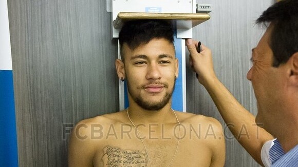 Neymar é liberado pelo Barcelona após exames e já estrela propaganda