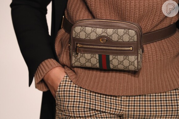 A Gucci foi uma das primeiras a apostas na pochete, um dos modelos mais polêmicos da moda