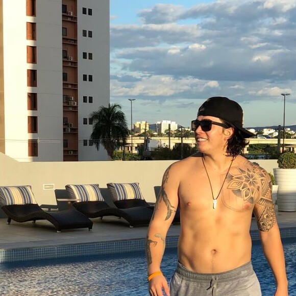 'O povo entende e se faz de besta pra lacrar. Tem gente que tem problema, mas tem gente que só precisa de um empurrão', afirmou Whindersson Nunes