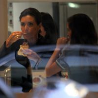 Fátima Bernardes aproveita tarde de folga para tomar sorvete com filhas no Rio