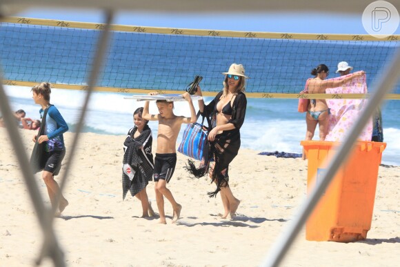 Fernanda Lima curte dia na praia com os filhos durante folga das gravações do programa 'Amor & Sexo'