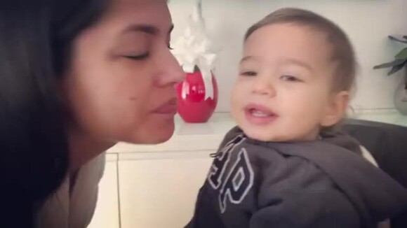Thais Fersoza postou um vídeo em que aparece ganhando um beijo do filho, Teodoro, nesta quarta-feira, 29 de agosto de 2018