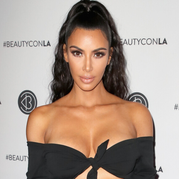 'Eu comia qualquer coisa que eu amava. Agora eu controlo isso. Não quero arruinar tudo', afirmou Kim Kardashian
