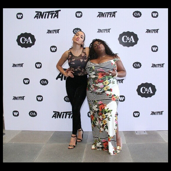 Anitta se divertiu em seu dia de folga e ainda mostrou um trecho de seu novo hit com Jojô Toddynho