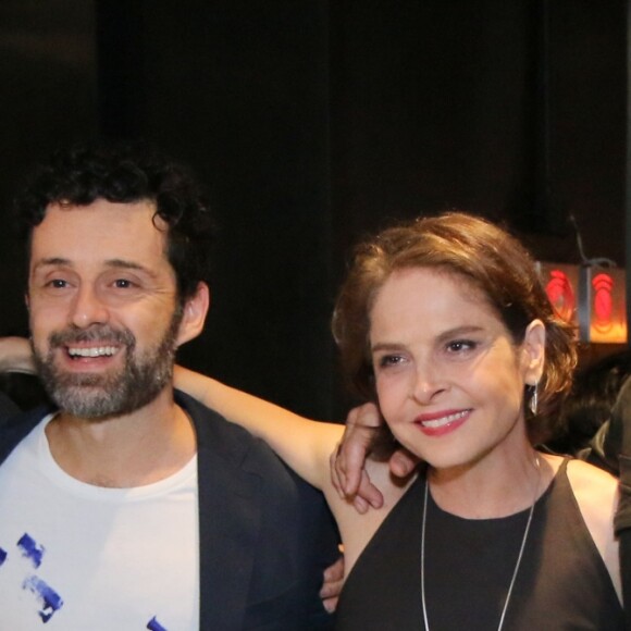 Solteiro, Chay Suede não acredita na mulher ideal: 'Nem para mim nem para ninguém. As coisas acontecem no momento que acontecem'