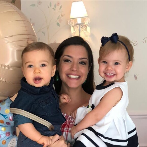 Thais Fersoza contou que a filha, Melinda, ainda não tem muita noção da passagem do tempo