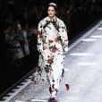 Inverno da Dolce &amp; Gabbana também combina pijama ao trench coat