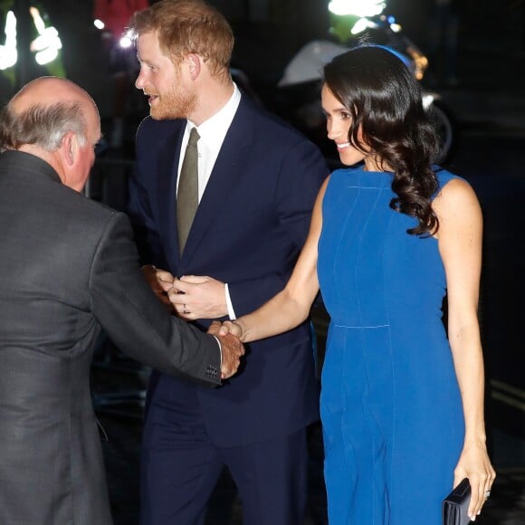 Meghan Markle escolheu um vestido azul midi Jason Wu