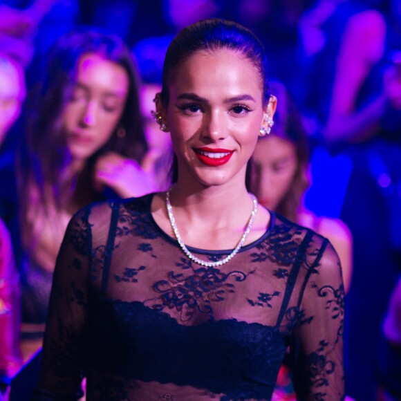 Bruna Marquezine estava em Verona, onde assistiu desfile da Intimissimi