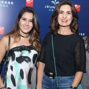 Bia Bonemer é comparada com Fátima Bernardes por seguidores em foto no Instagram, em 9 de setembro de 2018