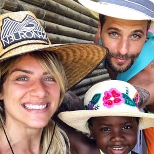 Títi é a filha de cinco anos que Giovanna Ewbank e Bruno Gagliasso adotaram na África