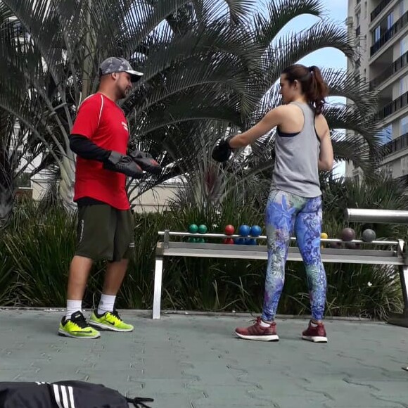 Juliana Paiva treina com o personal trainer Eduardo Melo