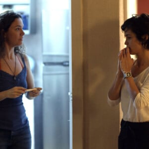 Selma (Carol Fazu) se revolta ao saber que é traída por Maura (Nanda Costa) com Ionan (Armando Babaioff) nos próximos capítulos da novela 'Segundo Sol': 'Saia da minha vida!'