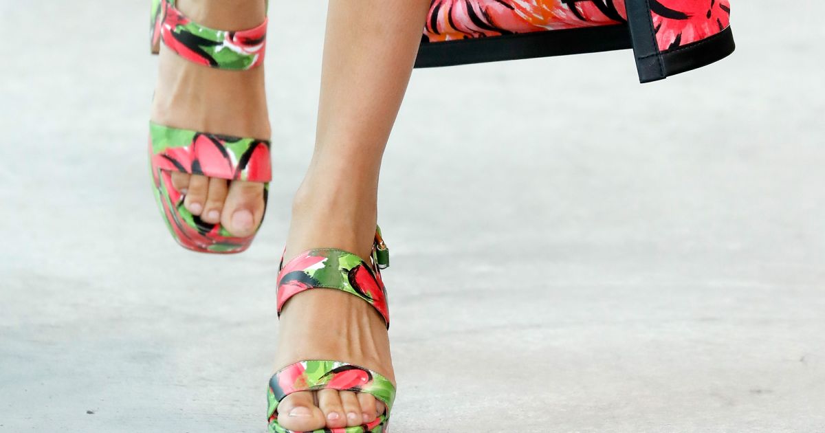 chef Vacant renewable resource Verão 2019: flatform e botas são tendência da grife Michael Kors durante a  Semana de Moda de Nova York - Purepeople