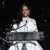 Rihanna é anfitriã do evento beneficente Diamond Ball