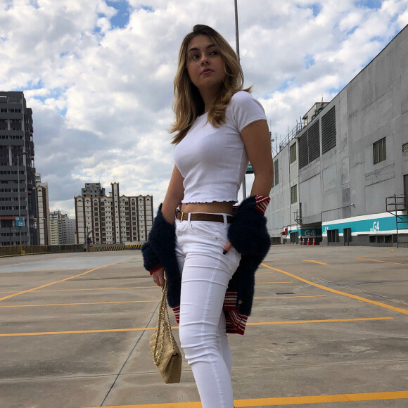 Klara Castanho, de 17 anos, contou qual seu lema na hora de se vestir