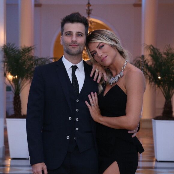 Bruno Gagliasso organiza viagem surpresa para mulher, Giovanna Ewbank, nesta sexta-feira, 14 de setembro de 2018