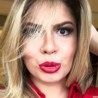 Sequência de selfie! Marília Mendonça faz caras e bocas e ganha elogios. Fotos!