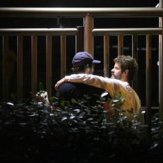 Maurício Destri minimizou as fotos com Gil Coelho: 'Enfim... Nada de mais, amigos, encontros, abraços...'