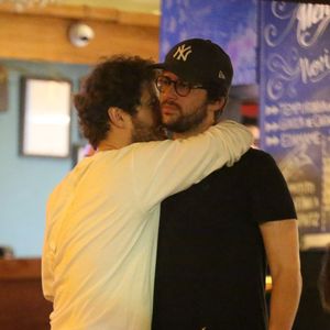 Maurício Destri criticou os cliques: 'Acho chata essa perseguição toda à vida alheia'