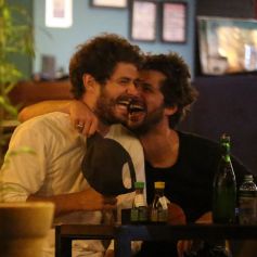 'Era somente um jantar feliz com amigos, a novela está na reta final fui comemorar, eu, o Gil e mais um amigo que não aparece nas fotos', afirmou Maurício Destri