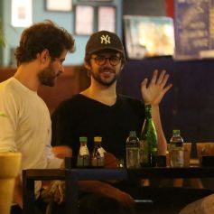 'Estamos num momento especial da nossa evolução, mas ainda um pouco apegados à valores antigos', ponderou Maurício Destri sobre as fotos com Gil Coelho