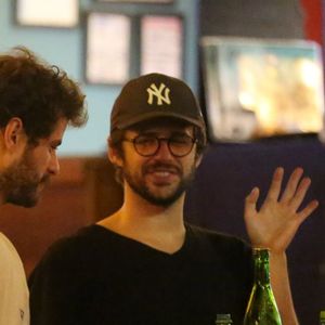 'Estamos num momento especial da nossa evolução, mas ainda um pouco apegados à valores antigos', ponderou Maurício Destri sobre as fotos com Gil Coelho