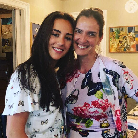 Mulher de Fausto Silva, Luciana Cardoso postou foto com a enteada, Lara, no Instagram nesta sexta-feira, 21 de setembro de 2018
