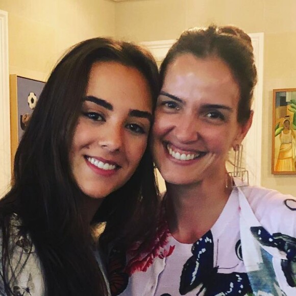 Mulher de Fausto Silva, Luciana Cardoso postou foto com a enteada, Lara, no Instagram nesta sexta-feira, 21 de setembro de 2018