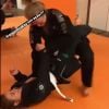 Angélica aplica golpe de jiu-jitsu em Carol Dieckmann em treino