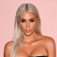 Kim Kardashian recordou já ter sido alvo de críticas ao platinar o cabelo
