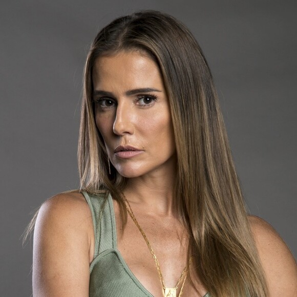 Karola (Deborah Secco) tenta se justificar com Valentim (Danilo Mesquita) na reta final da novela 'Segundo Sol': 'Não importa quem pariu, importa quem criou, com dedicação, com amor, de meu amor você não pode duvidar, Valentim'