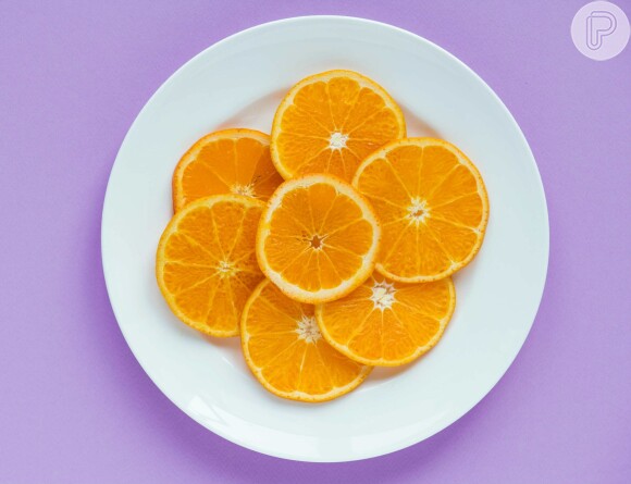 A laranja é rica em vitamina C e pode ser substituída pelo óleo canabidiol