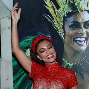 'Inclusive, ele me deu muitas dicas sobre fonoaudiólogas e profissionais que podem me ajudar. Foram dicas preciosas', disse Juliana Paes sobre Lázaro Ramos