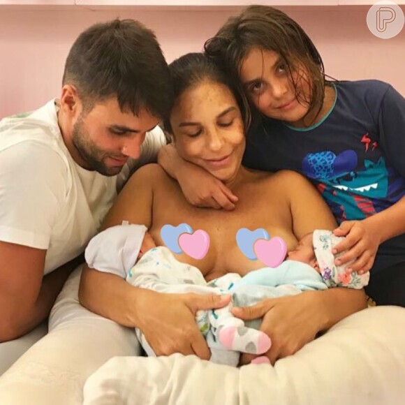 Ivete Sangalo é mãe da gêmeas Marina e Helena, de 7 meses