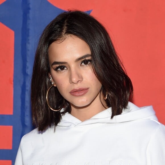 O chanel curto de Bruna Marquezine também é tendência