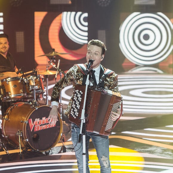 Michel Teló cantou na final do 'The Voice Brasil'