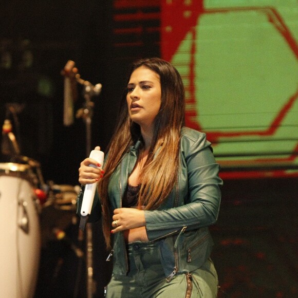 'Decidimos que é a melhor coisa a se fazer no momento', declarou Simone sobre pausa dos shows com Simaria