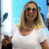 Valesca Popozuda retirou os apliques e os doou para uma campanha. A cantora passou 21 horas em uma salão de beleza da Barra da Tijuca, na Zona Oeste do Rio
