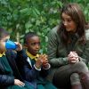 Kate Middleton se divertiu com os pequenos estudantes ingleses