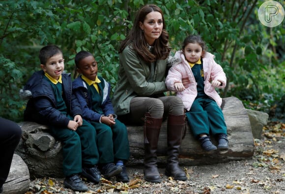 Kate Middleton se divertiu com as crianças em primeiro evento após 3º filho