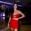 Bianca Andrade usou minissaia cintura alta e cropped com detalhe vazado na 7ª edição Prêmio Jovem Brasileiro 2018