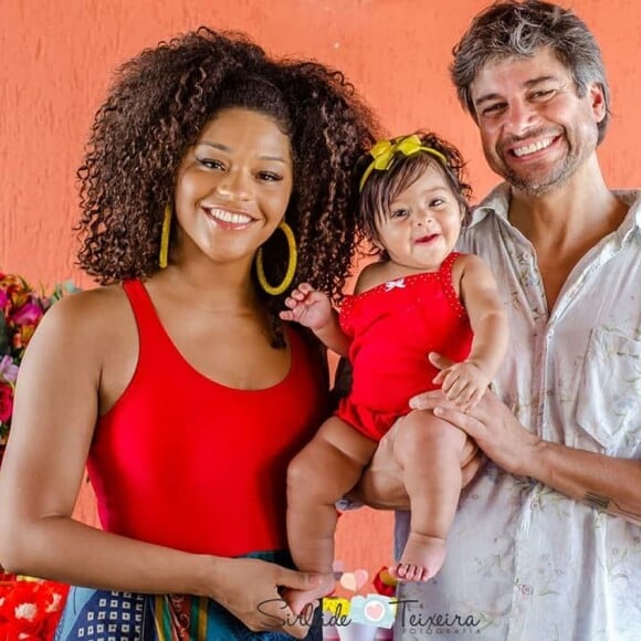 Juliana Alves celebrou 6 meses da filha, Yolanda, com festa de princesas negras