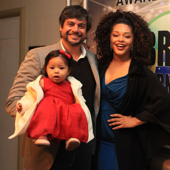 Yolanda, filha de Juliana Alves e Ernani Nunes, roubou a cena com look estiloso no Festival Internacional de Cinema em Teresópolis