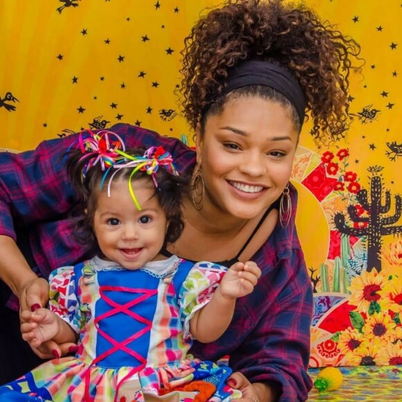 Yolanda, filha de Juliana Alves, encantou a web ao participar de arraial