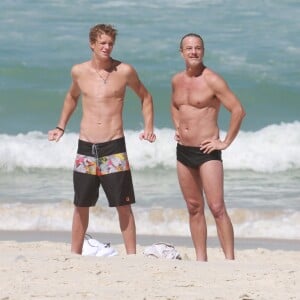 Filho de Marcello Novaes, Pedro voltou a ter cabelo curto com a ajuda do ator